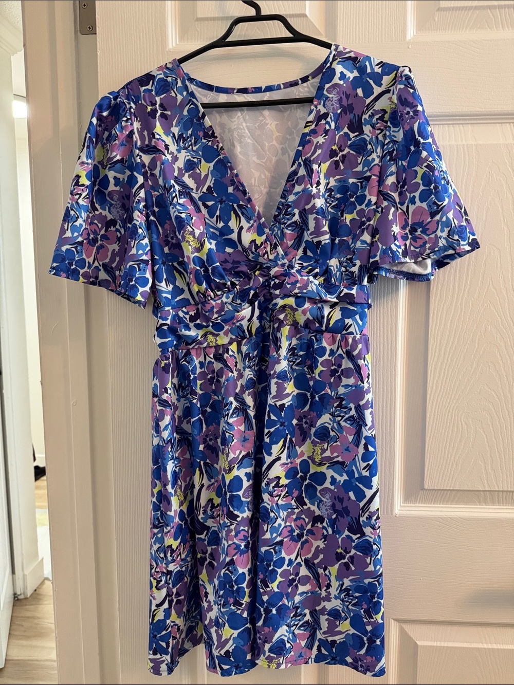 Floral V-Neck Short Sleeve Dress in Blue and Purple